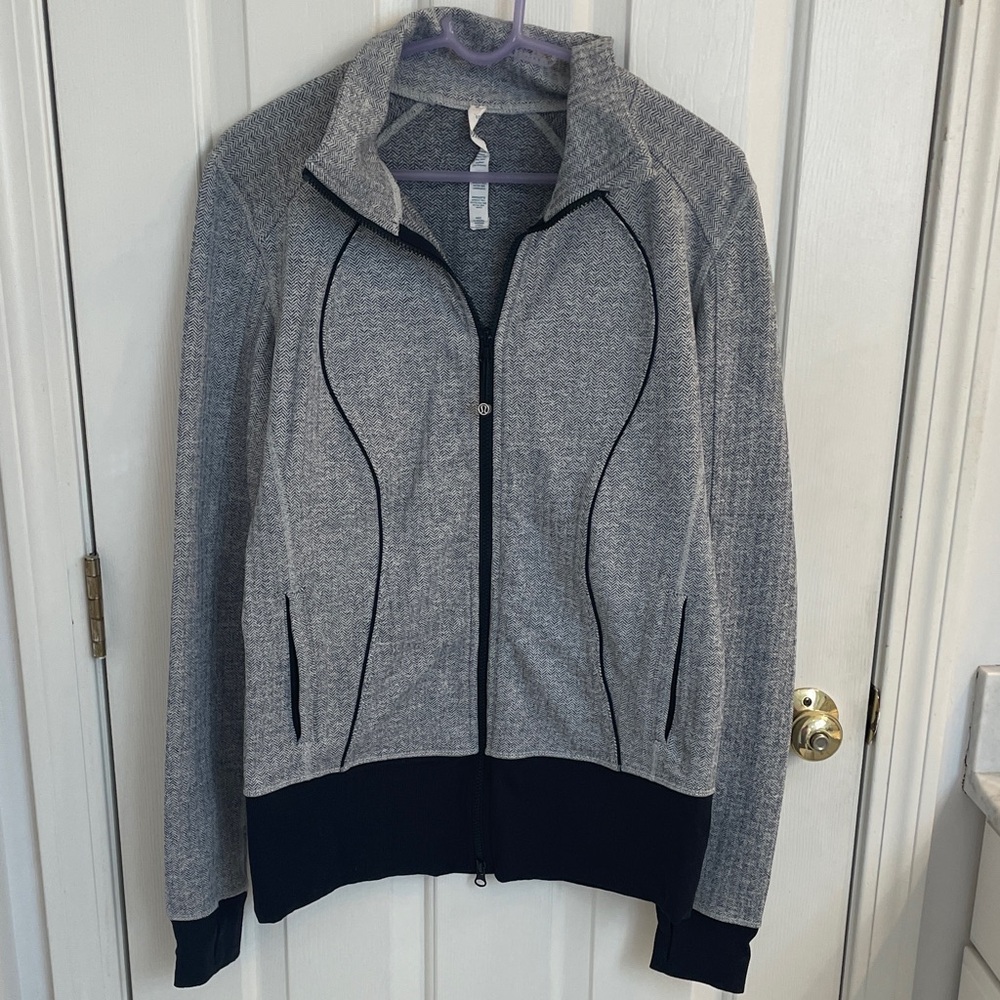 Lululemon Athletica Nice Asana Heather Gray Jacket with Black Trim